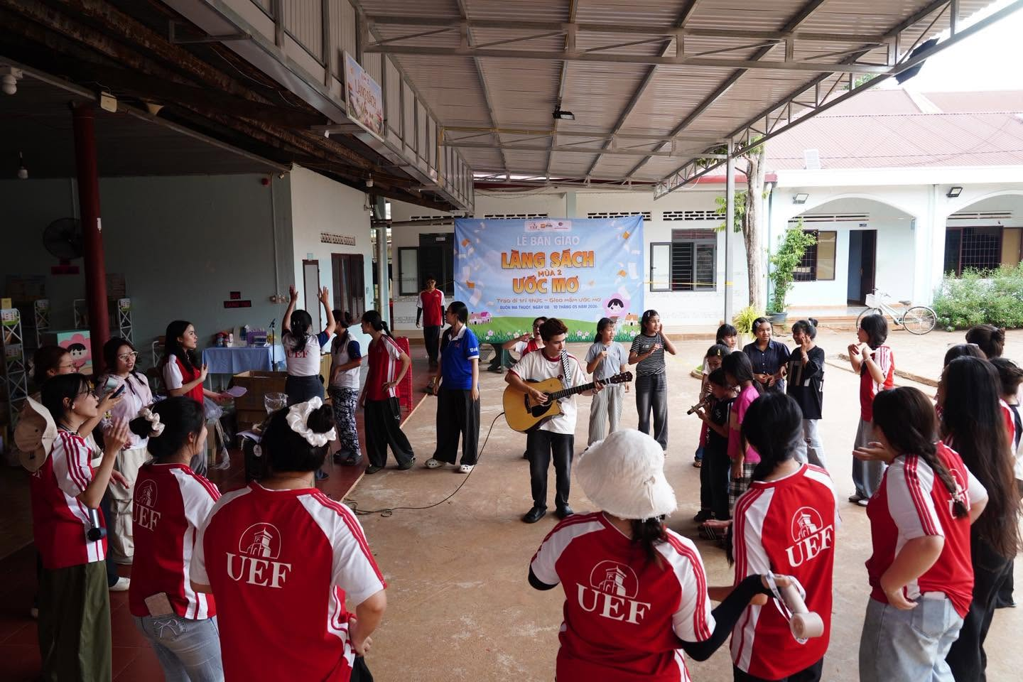 Làng Sách Ước Mơ Activity 2